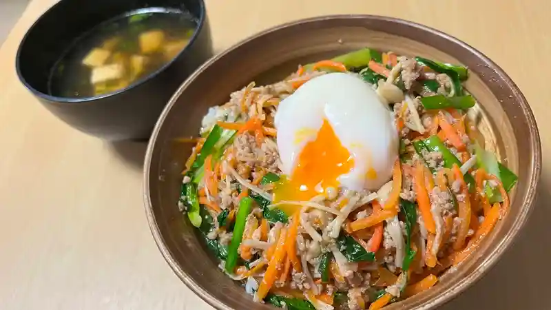 そぼろと野菜のビビンバ